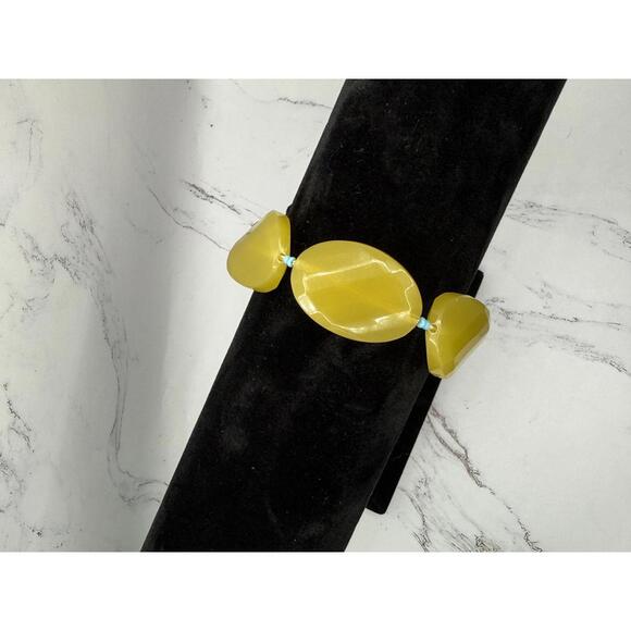 Vintage 6” Chunky Yellow Resin Statement Bracelet - Picture 3 of 5